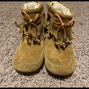 Woman’s Moccasin Booties